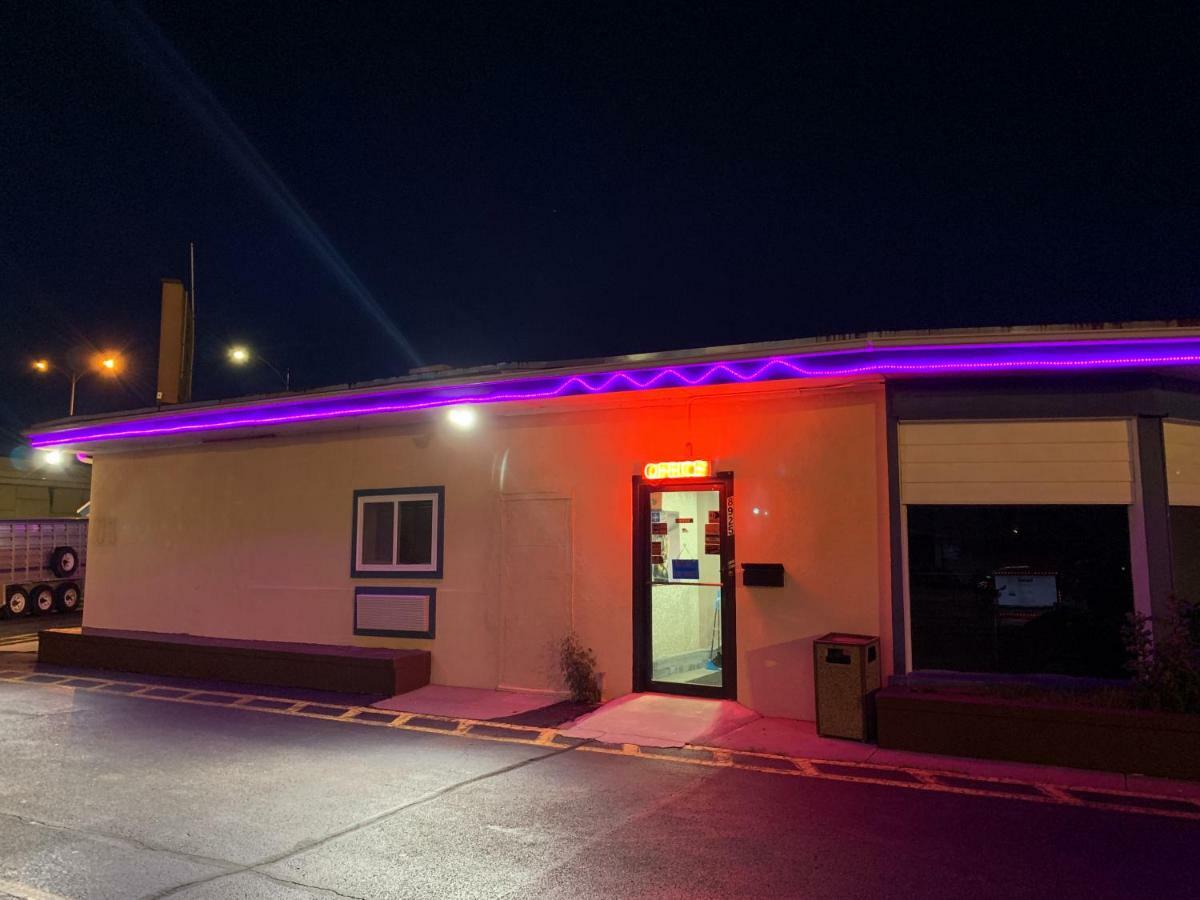 Western Holiday Motel 위치토 외부 사진